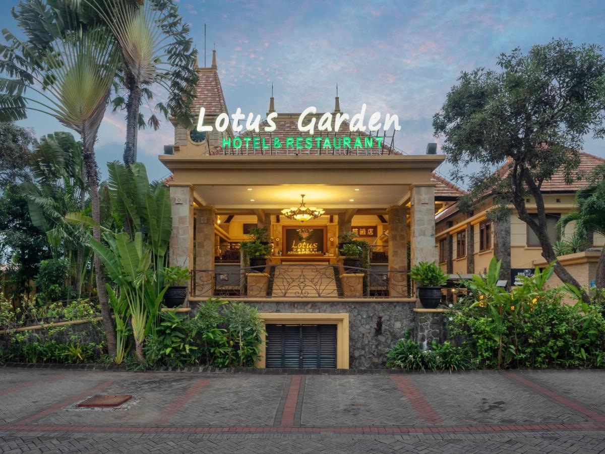 Lotus Garden Hotel By Waringin Hospitality Kediri  Exterior photo