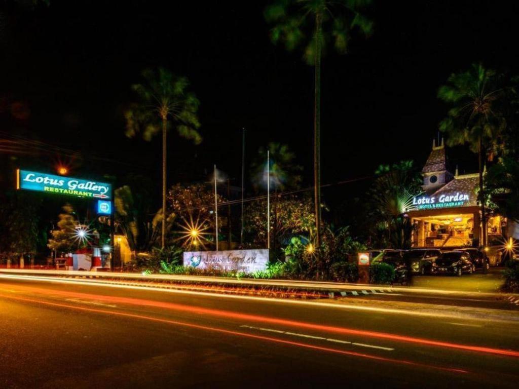 Lotus Garden Hotel By Waringin Hospitality Kediri  Exterior photo