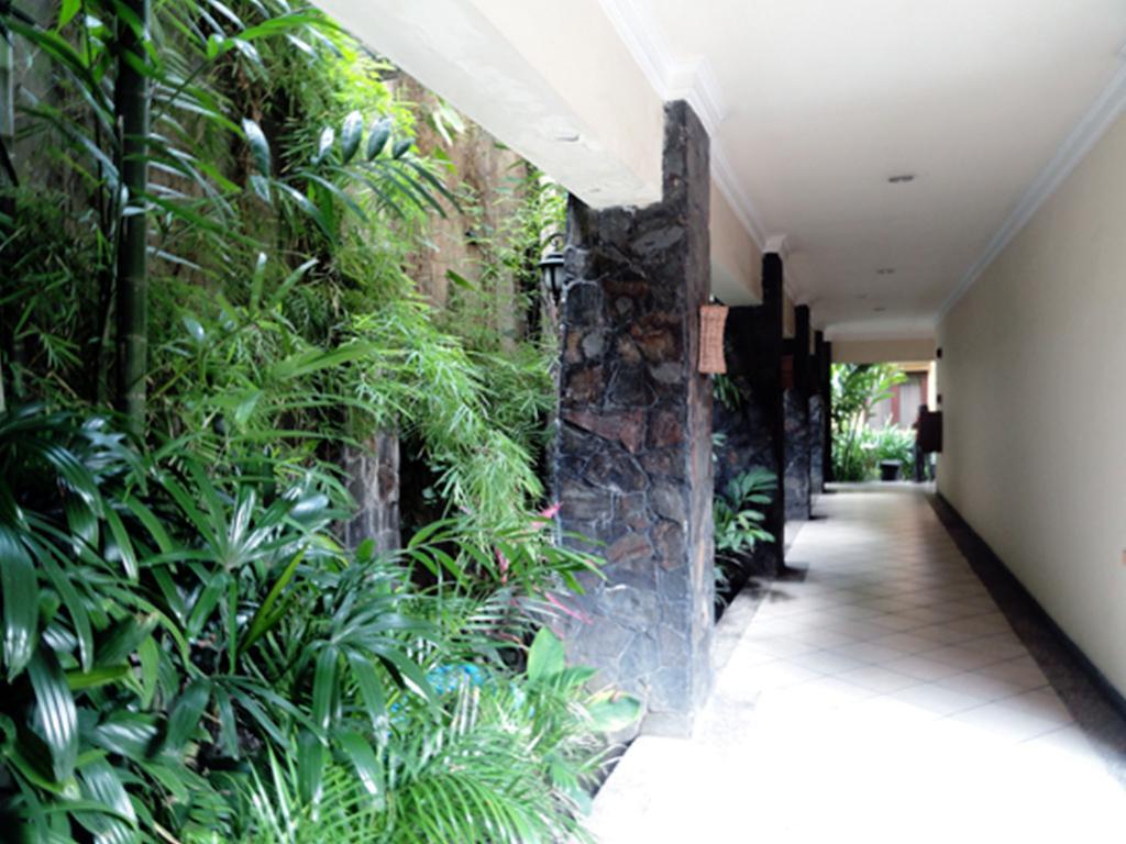 Lotus Garden Hotel By Waringin Hospitality Kediri  Exterior photo